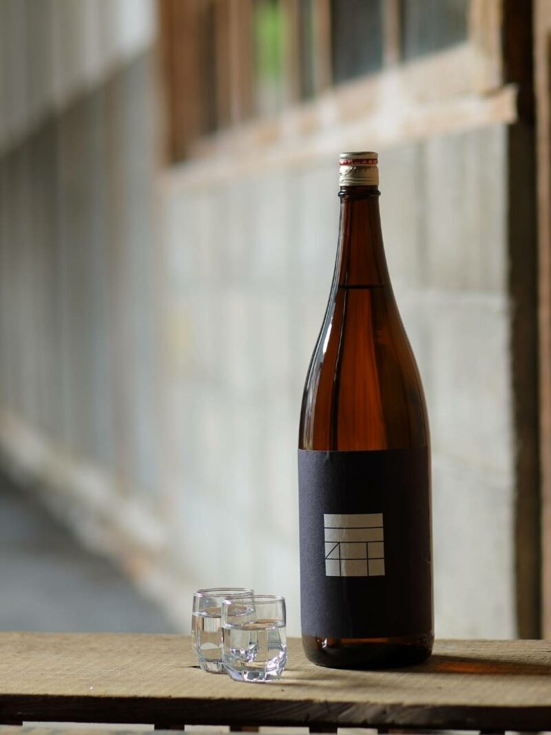 Bouteille de saké tokubetsu junmai rising 60