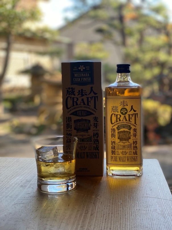 Bouteille de whisky chiyomusubi 