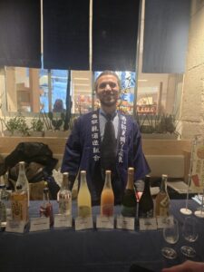 Président de WeWantSaké et les produits de Chiyomusubi