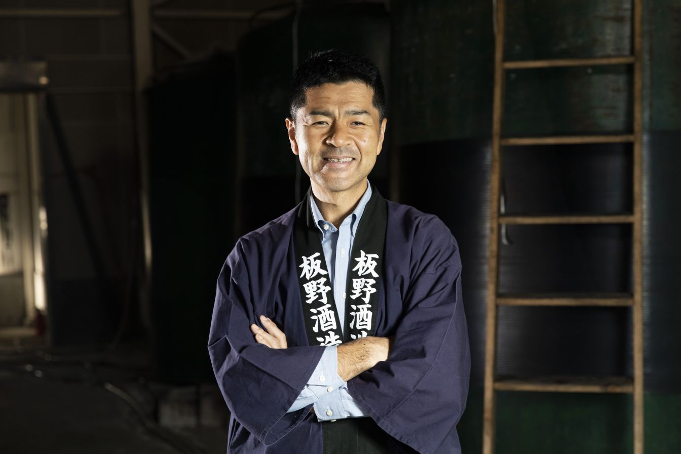 monsieur itano souriant